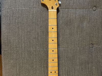 Squier Left handed CV Stratocaster Maple Guitar Neck with Tuners