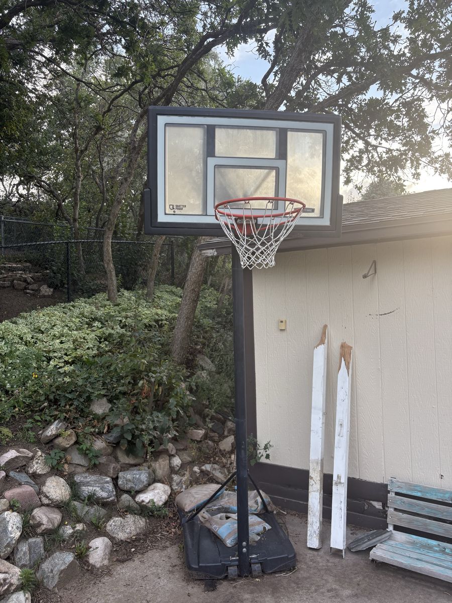 Lifetime Portable Basketball Hoop 
