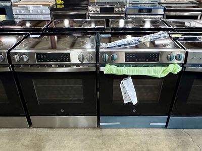 GE 500 SERIES 30 INCH ELECTRIC SLIDE IN RANGE