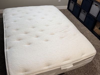 FREE Queen Pillowtop Mattress Clean