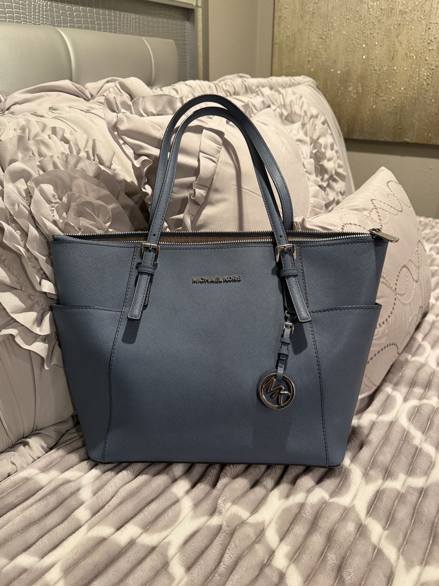 Michael Kors Jet Set Tote – Like New!