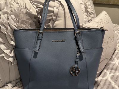Michael Kors Jet Set Tote – Like New!