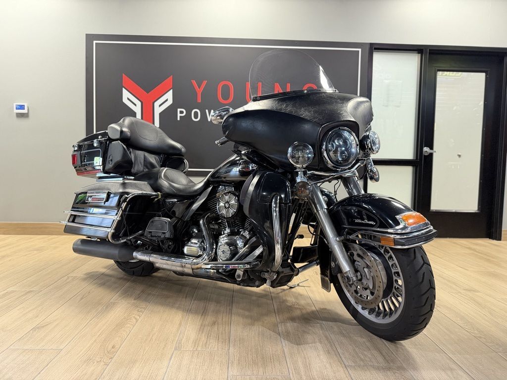2013 Harley-Davidson® FLHTCU - Electra Glide® Ultra Classic®