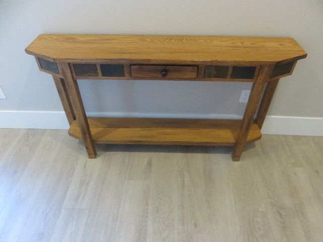 4 MONTHS OLD SOLID OAK HALLWAY OR SOFA TABLE WITH CENTER DRAWER AND NATURAL STORE ACCENTS