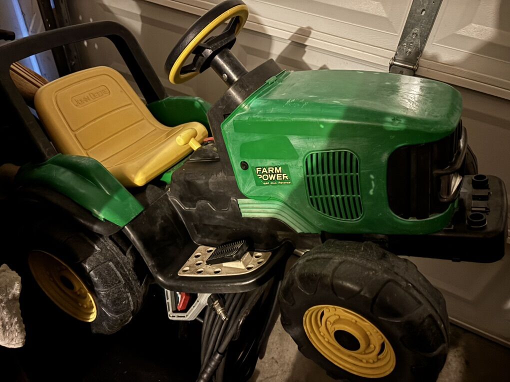 John Deere Farm Power 12 Volt Ride On Tractor Kids