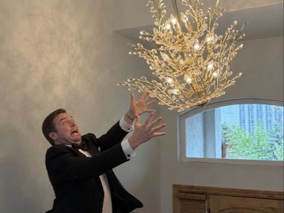 Aspen polished gold clear crystal 18 light chandelier $600 cash/venmo in Draper