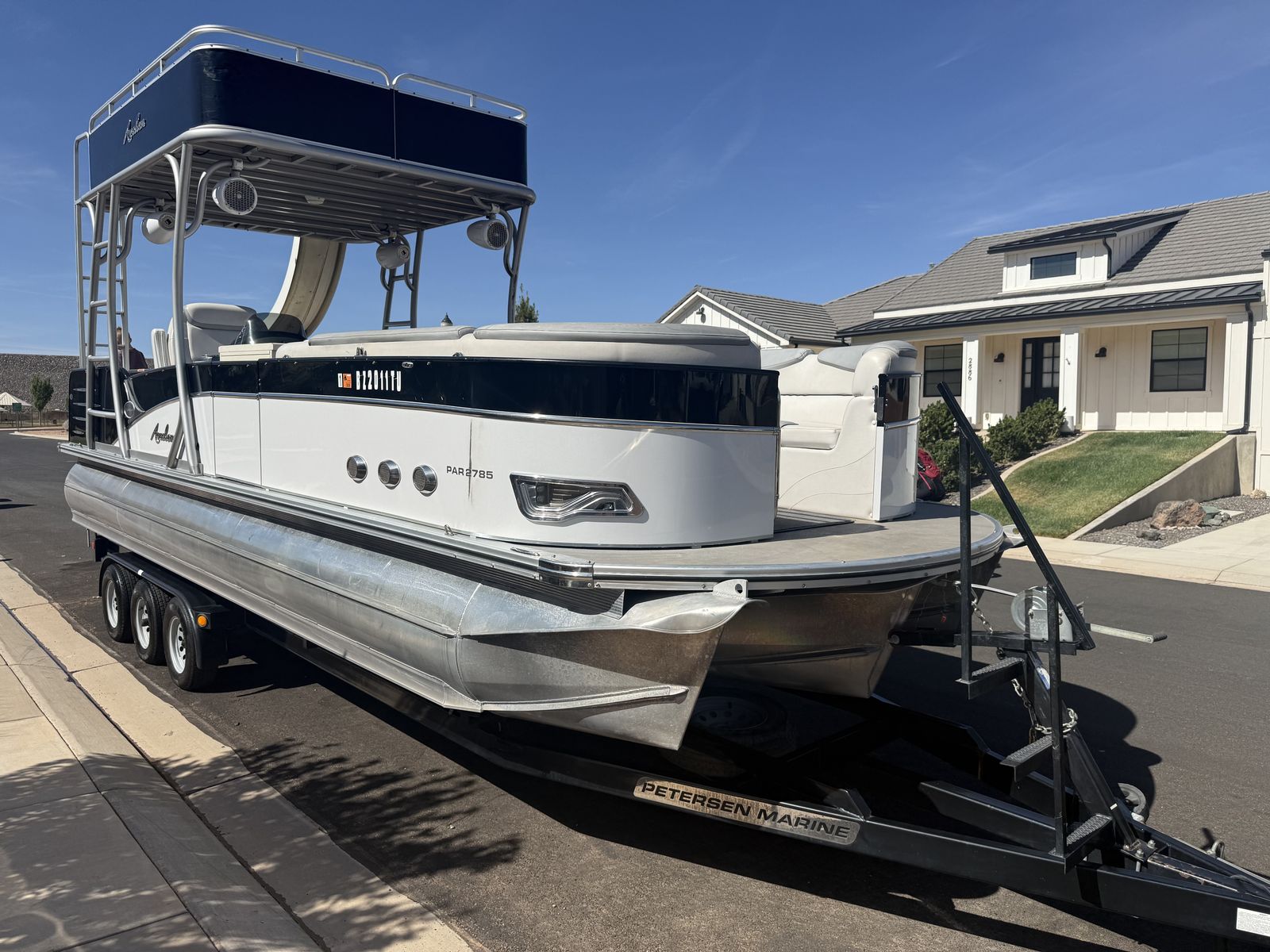 2014 Avalon Paradise Fun ship