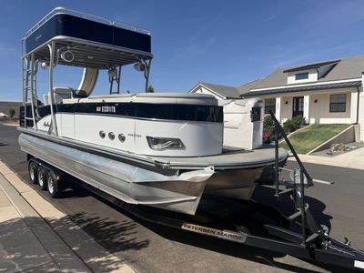 2014 Avalon Paradise Fun ship