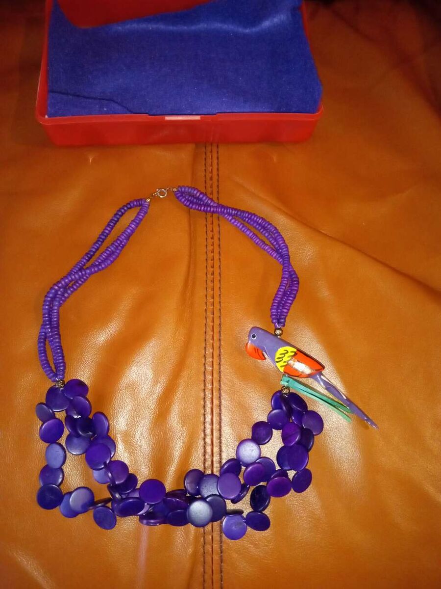 Costume Tropical lapis lazuli beads and parrot necklace