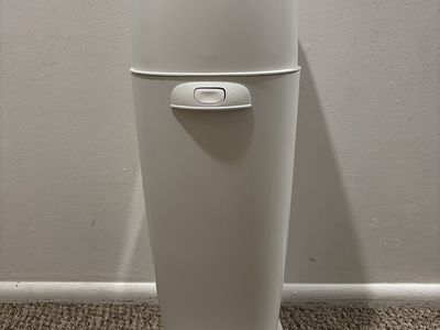 Diaper Genie Complete Diaper Pail - Cleaned & Sanitized