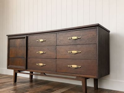 Stunning Mid Century Modern Dresser