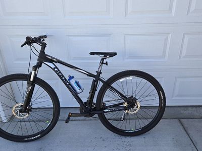 Giant Revel 29er Mountain Bike - Black, Size Small, Disc Brakes