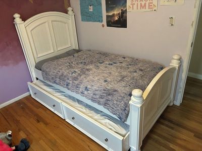 White Twin Bed Frame with Trundle – Great Condition - minimal wear