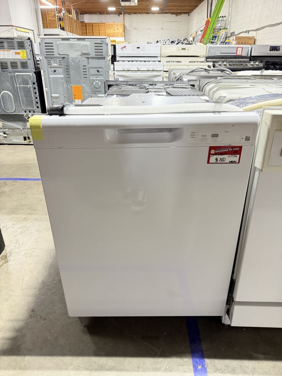 GE White Built-In Dishwasher 24-inch - Like New