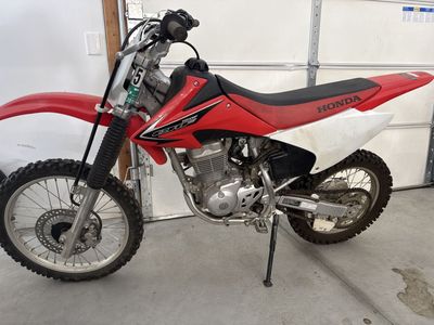 Honda CRF150F Dirt Bike