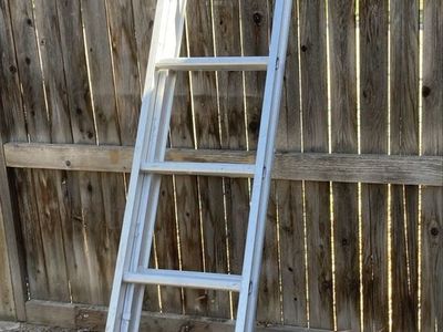 8’ aluminum extension ladder