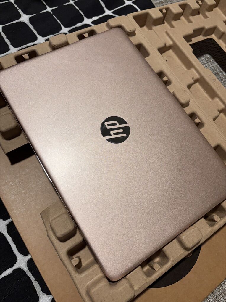 rose gold Hp laptop  $175, or best offer.