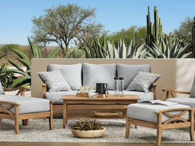 Outdoor Furniture & BBQs – Online Auction Ends Thursday!