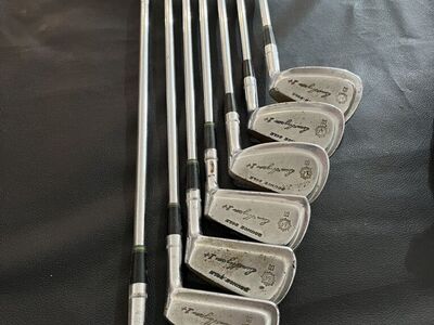 Golf Clubs - Vintage , Antiques