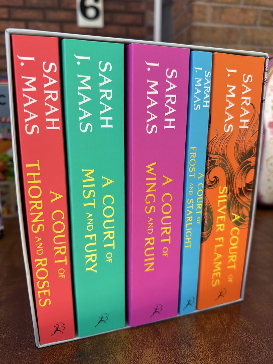 Court of Thorns and Roses Set