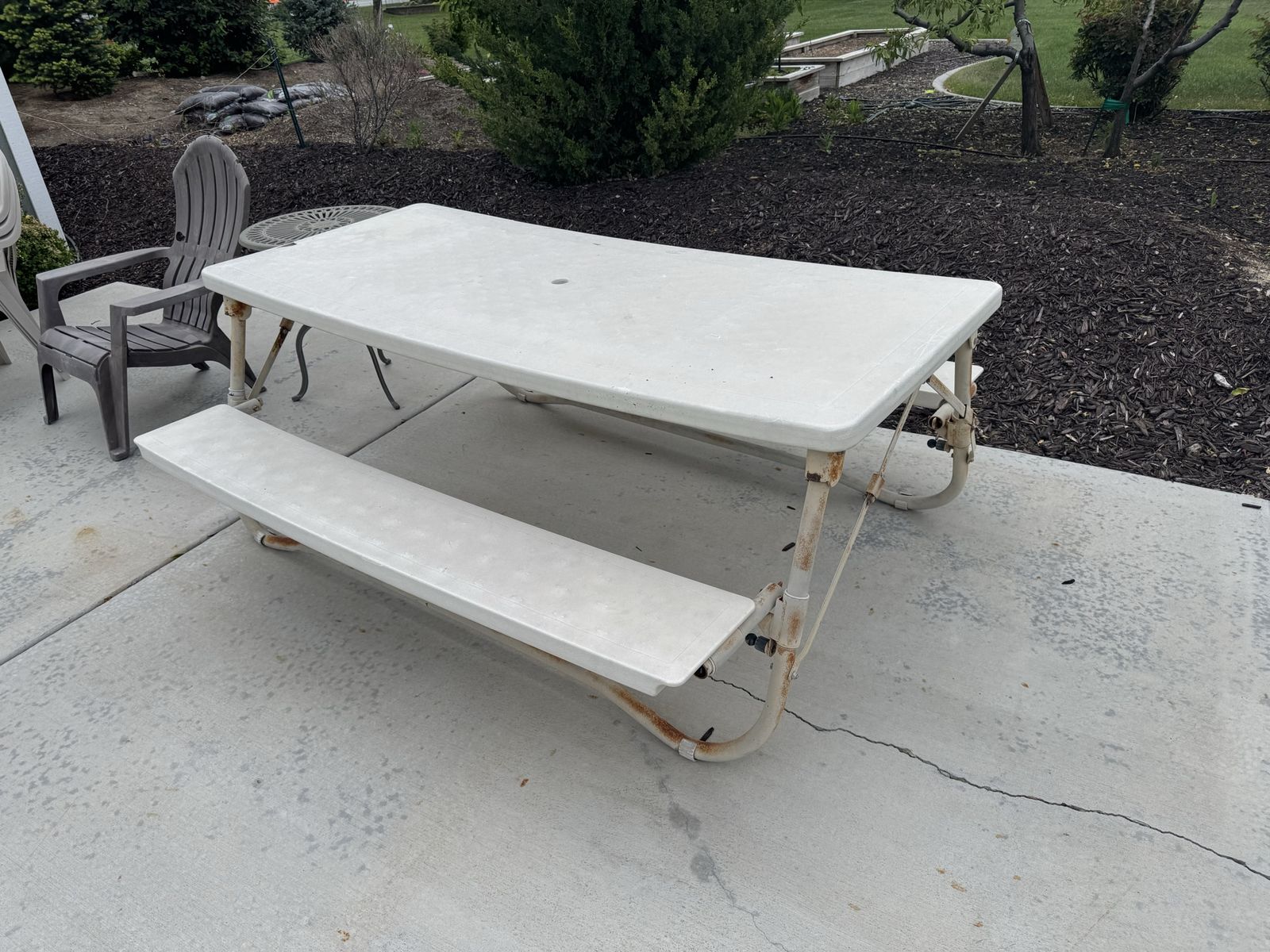 Picnic bench
