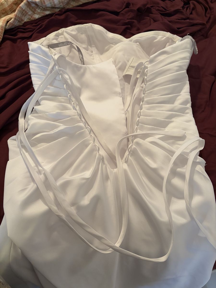 Main image 6