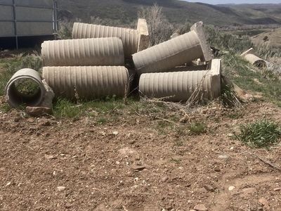 hay feeder / culverts