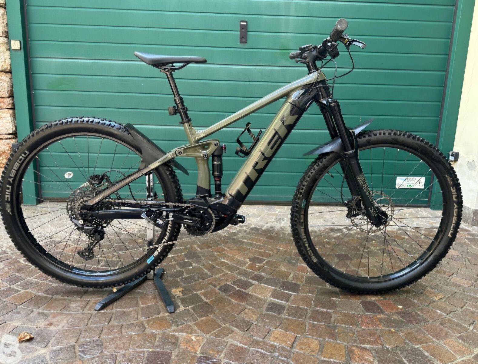 Trek Rail 5 electric mountain bike