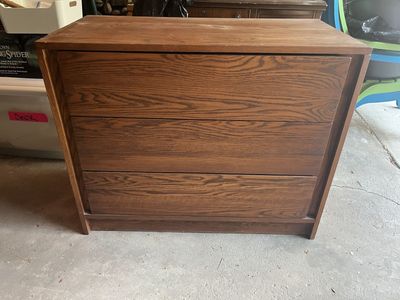 Vintage Wood Grain 3 Drawer Dresser