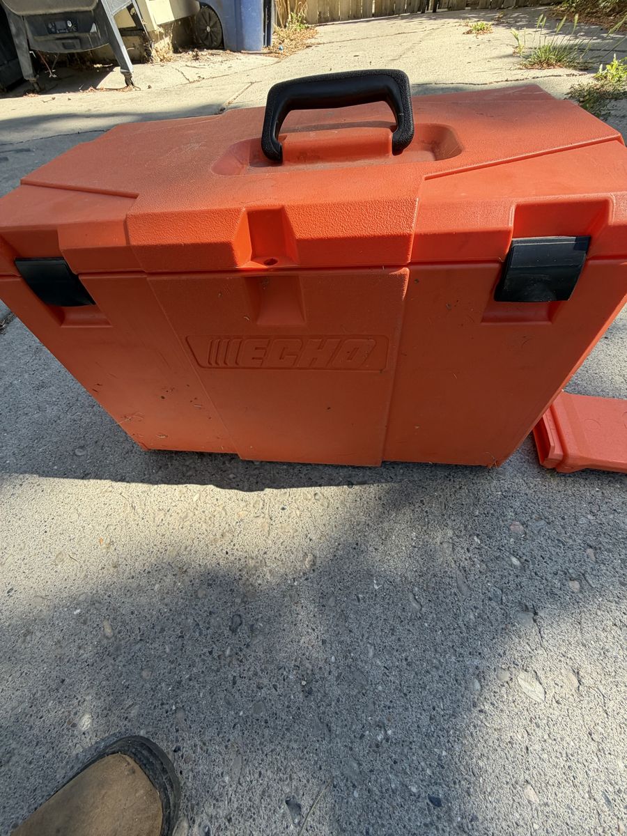 Chainsaw box