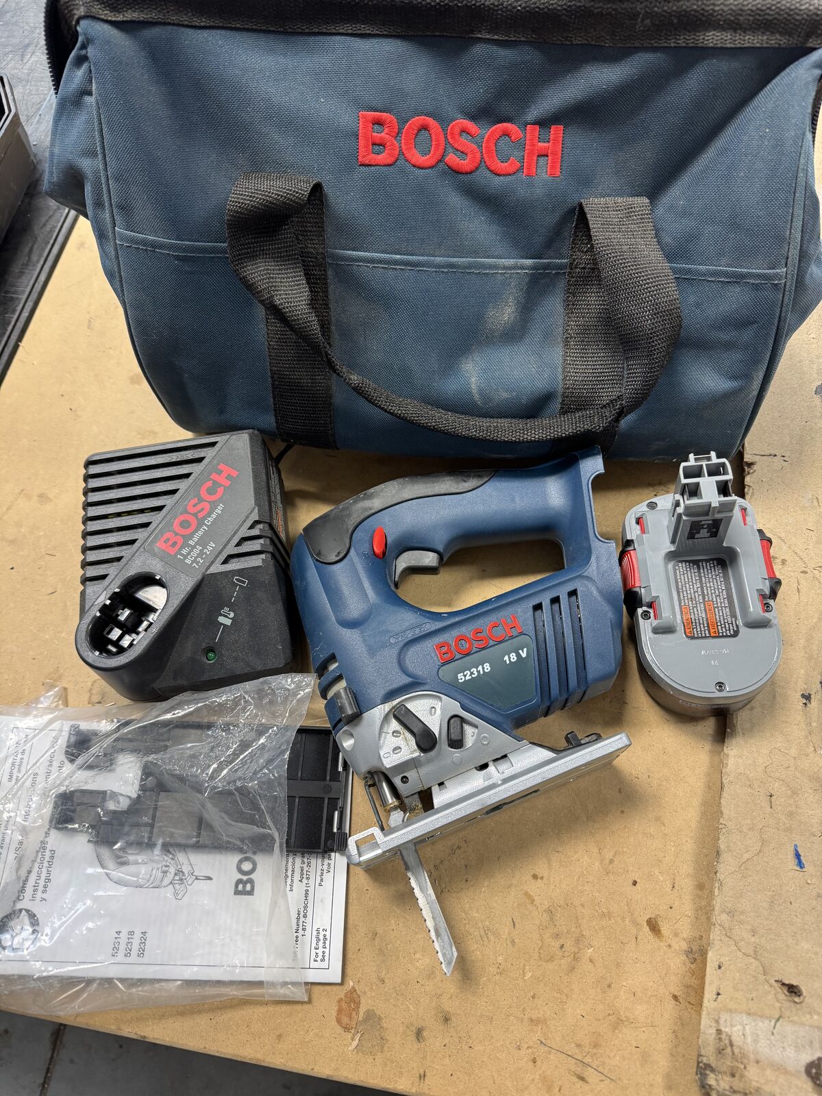 Bosch 18V cordless jigsaw, battery, charger, bag- Excellent condition, only used couple times
