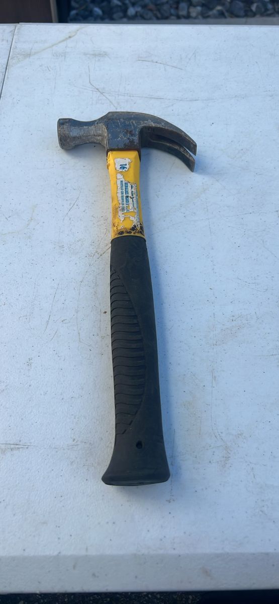 16” Fiberglass handle hammer