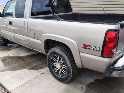 Chevrolet Silverado 1500 Z71 Off-Road Crew Cab Pickup Truck