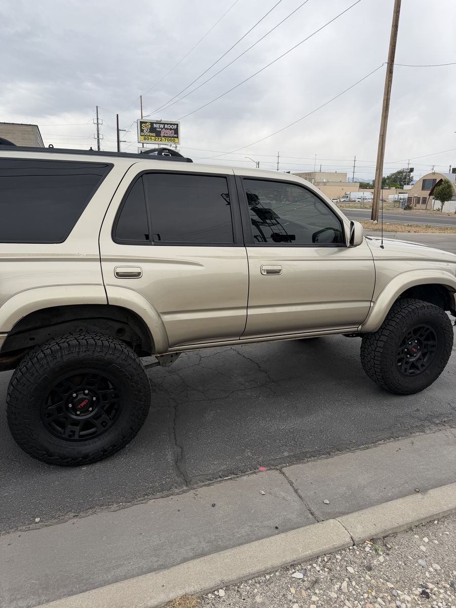 2002 Toyota 4Runner SR5