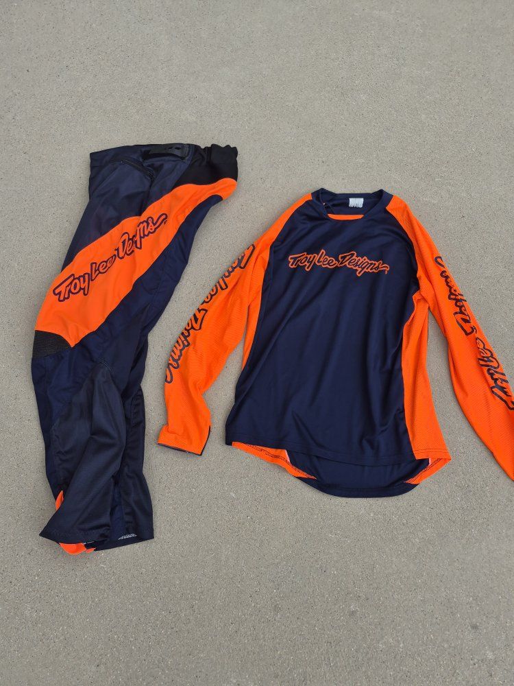 Troy Lee riding gear 34" pants and large jersey