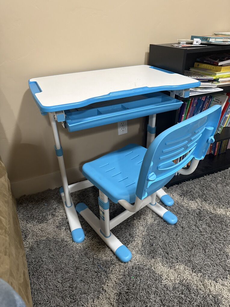 Kids Desk And Chair