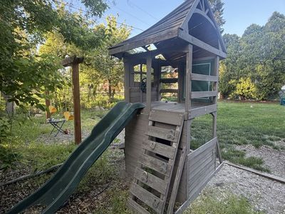 Damaged play tower w/ Slide