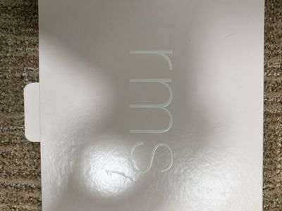 RMS Beauty Deluxe Gift Set – Brushes & Compacts, New in Box