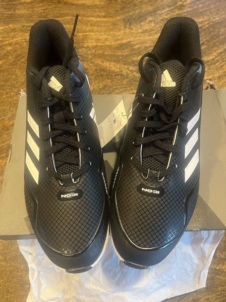 Men’s Sz 10 Baseball Shoes New