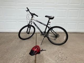 Giant Sedona Mountain Bike with Helmet - Black/Silver, Used