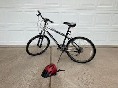 Giant Sedona Mountain Bike with Helmet - Black/Silver, Used