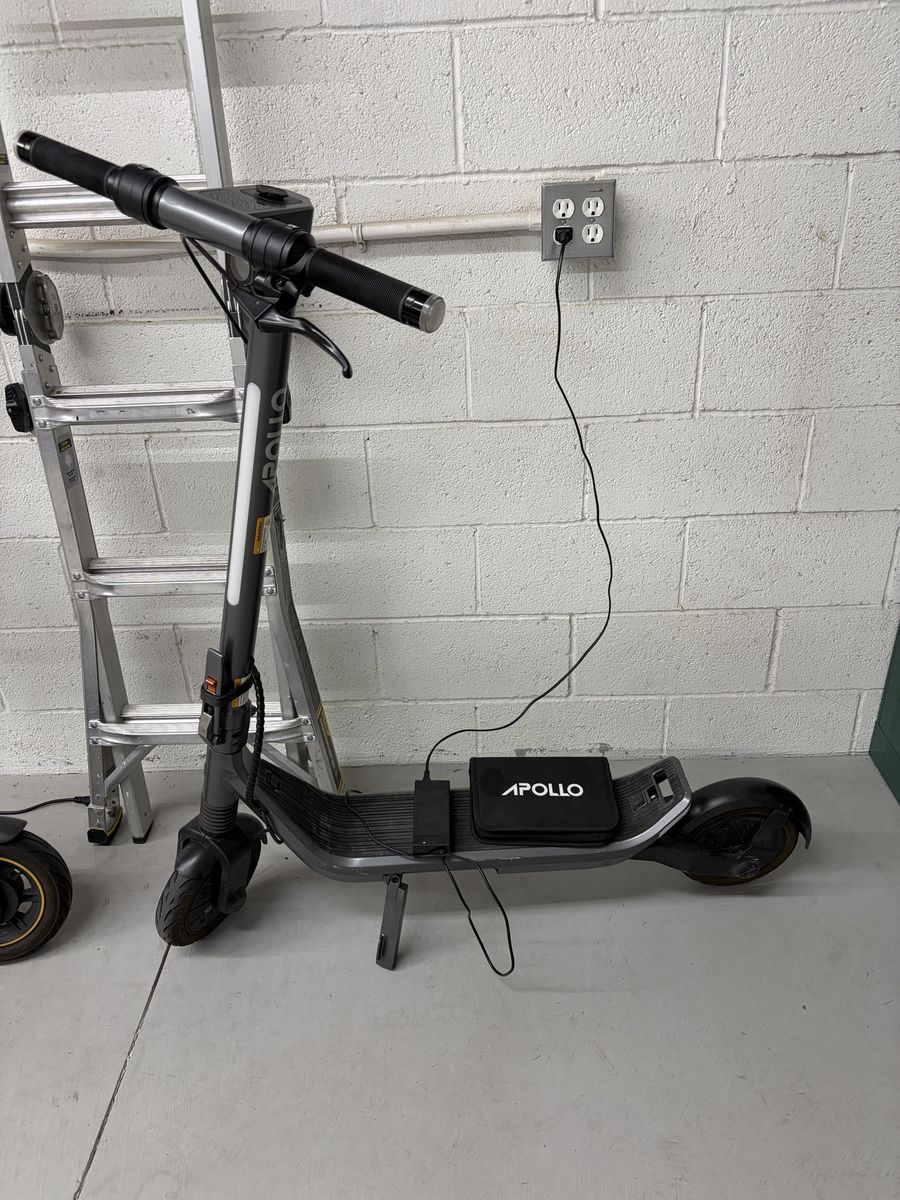 APOLLO GO Electric Scooter in perfect working condition