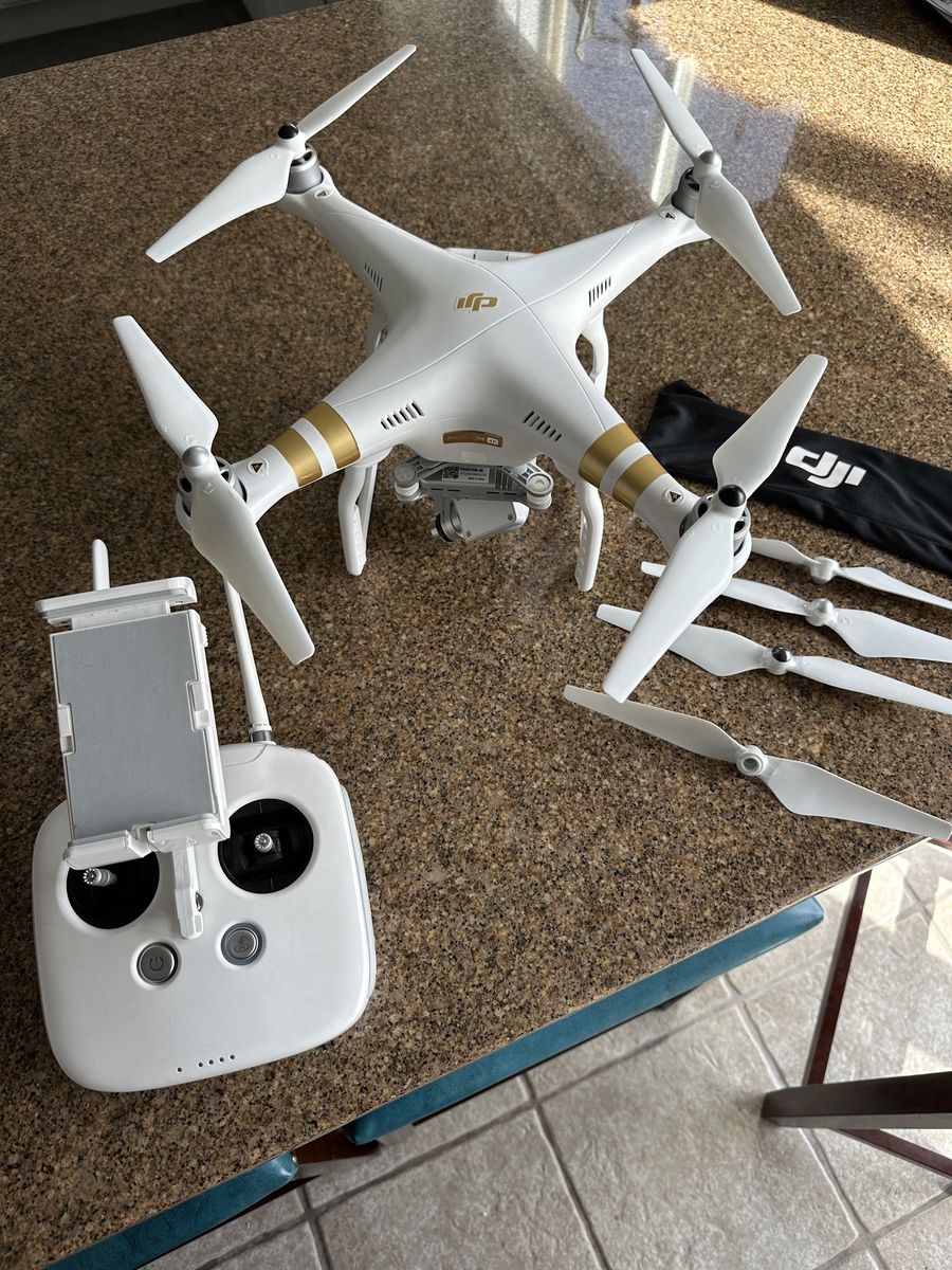 DJI Phantom 3 4K Drone Like New - Flown 5 Times