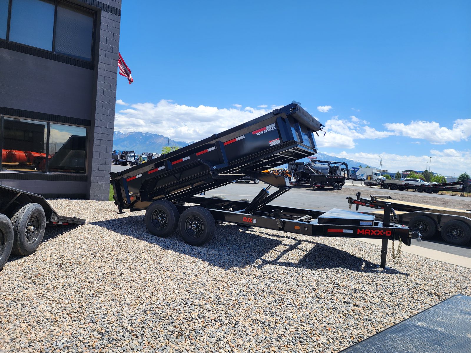 New Maxx -D DJX Dump Trailer