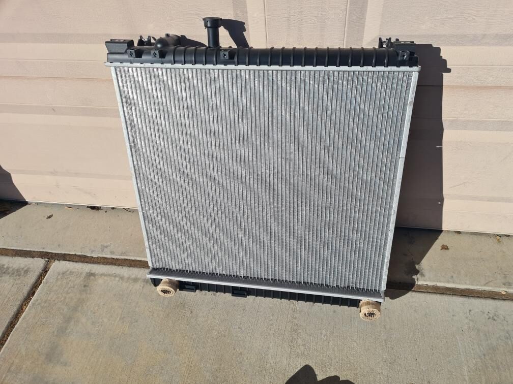 Denso Radiator 04-15 Nisan Titan, Armada, QX56