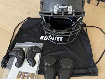 Schutt F7 2.0 collegiate size LARGE