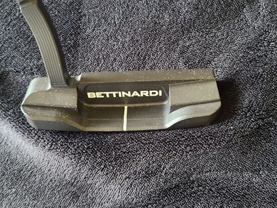 33" Bettinardi putter rh Scotty Cameron Titleist Ping TaylorMade