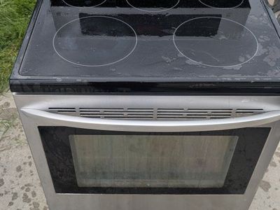 LG LRE3083ST 30" Stainless Steel Electric Range with Glass Top & 3-Wire Power Cord