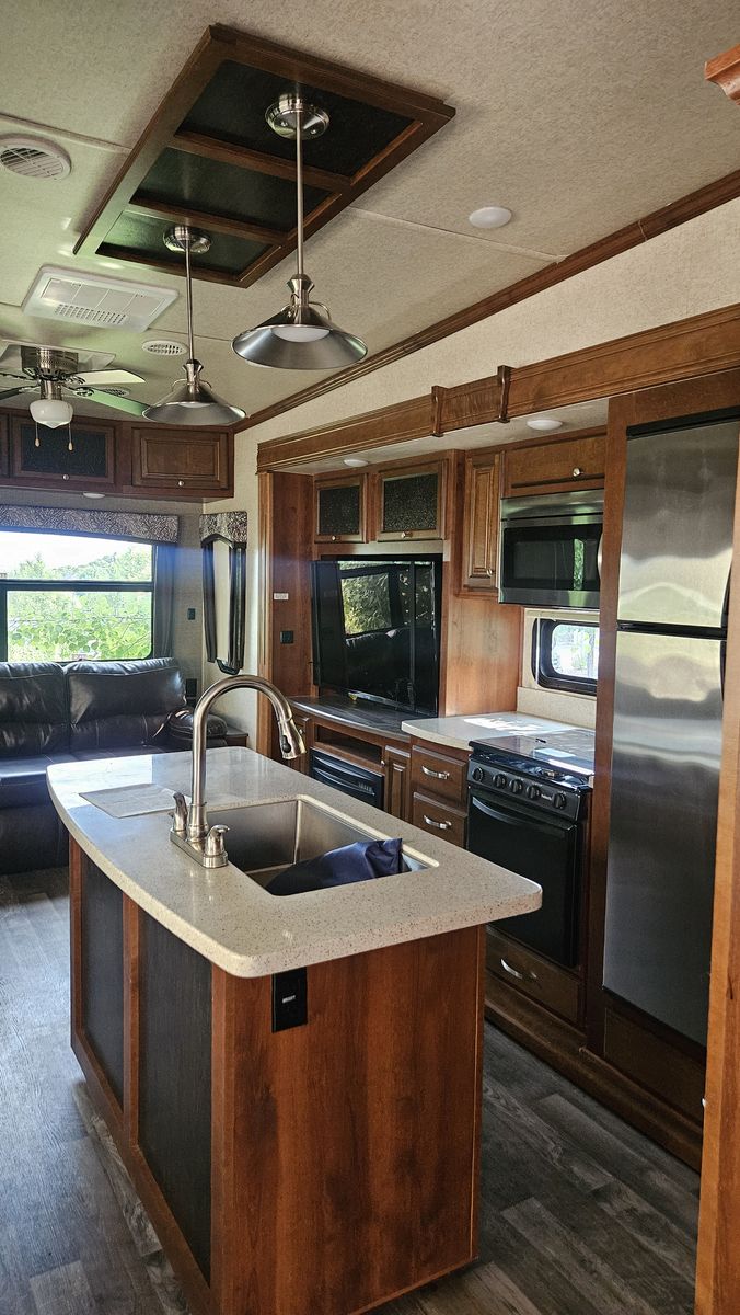 Like New Luxury Fifth Wheel Trailer