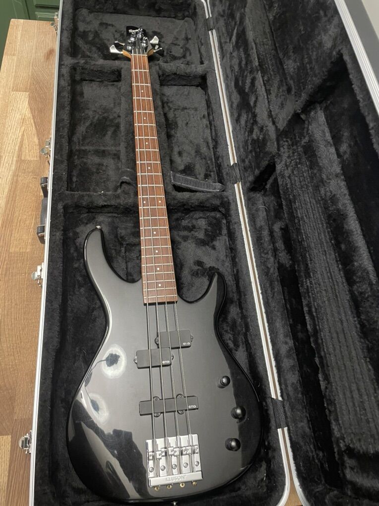 Modified Squier MB-4 Bass Spector Copy